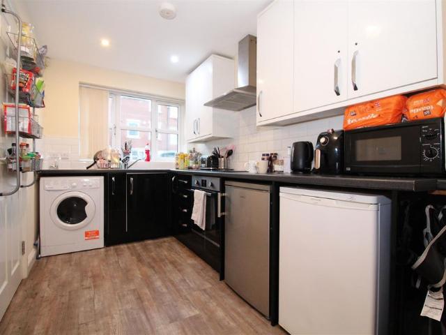 Blue Fox Close, Leicester, LE3 0EE