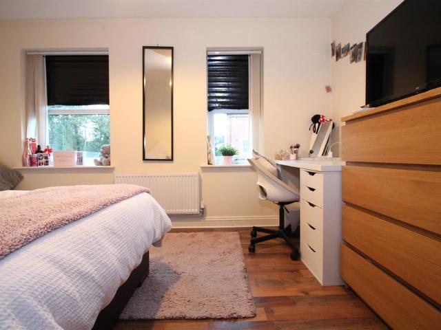 Blue Fox Close, Leicester, Leicestershire, LE3 0EE