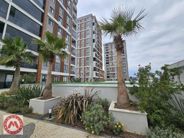 Blue Garden Samandıra Sitesinde Kapalı Otoparklı Ebv Banyolu 3+1