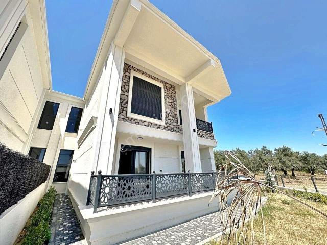 blue Life Egenden Gerçek İlan Zeytinlide Ultra Lüx Tasarımlı Amerikan Mutfak 4+1 Muhteşem Villa