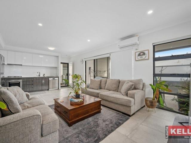 BLUE RIBBON 1ST FLOOR APARTMENT IN BOUTIQUE COMPLEX OF EIGHT