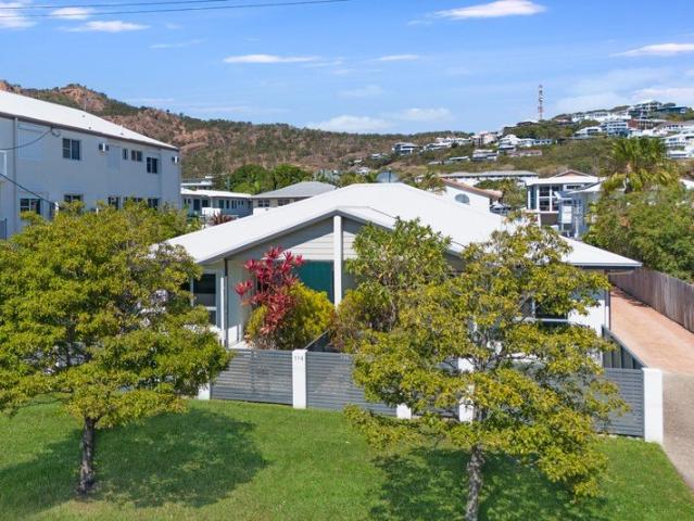 Blue Ribbon Coastal Block: Multi Income Asset on a Single Title
