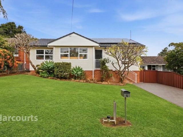 'Blue Ribbon' Cul De Sac, 4 Bedrooms + Inground Swimming Pool