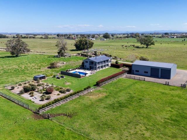 BLUE RIBBON HOBBY FARM 16 ACRES OF LIFESTYLE & OPPORTUNITY