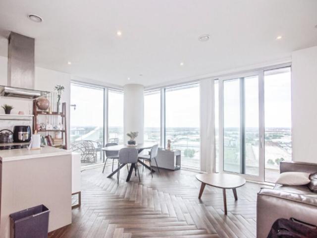Blue, Salford, M50 3 bed apartment to rent £2,100 pcm £485 pw
