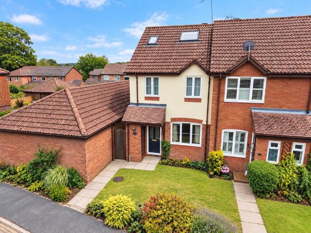 Blue Timbers Close, Bordon. 3 bed end of terrace house to rent £1,650 pcm £381 pw