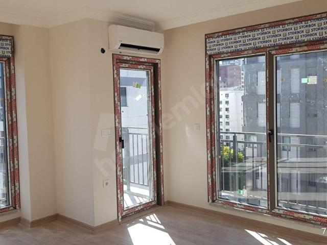 BLUECORNERDAN ERENKÖYDE MARMARAYA YAKIN 2+1 70 M2 NET BALKONLU