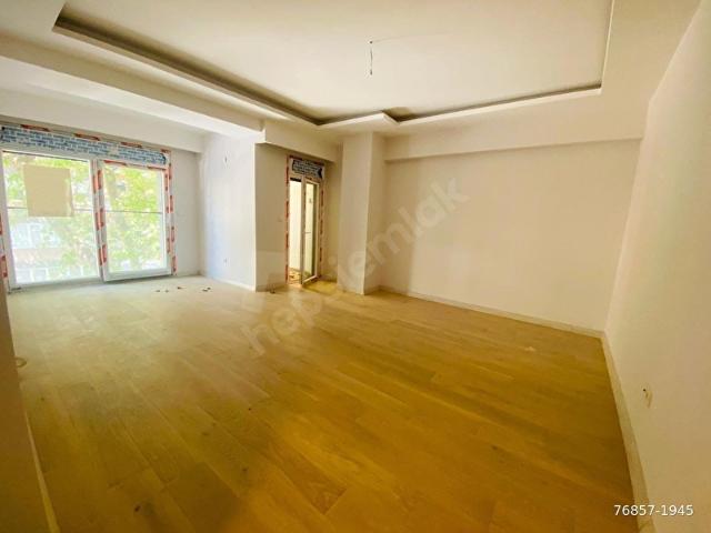 BLUECORNERDAN SUADİYEDE EMİNALİPAŞACADDESİNDE 3+1 90 M2 NET