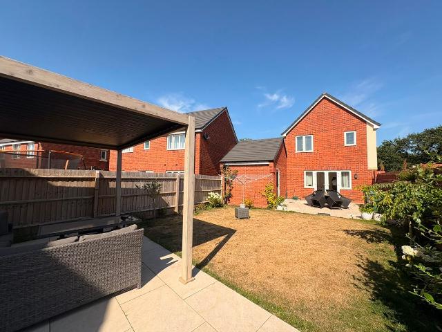 Bluebell Walk, Walsall WS6, 3 bed property to rent, £1,400 pcm | PrimeLocation