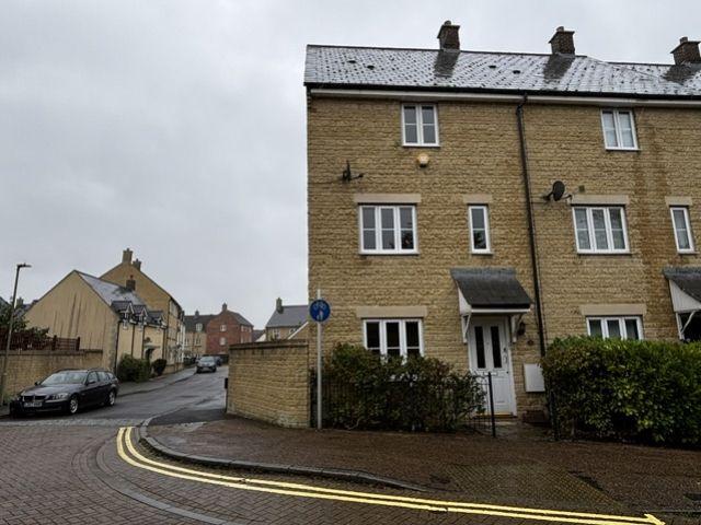Bluebell Way, Carterton, Oxfordshire OX18, 3 bed end terrace house to rent, £1,695 pcm | PrimeLocation
