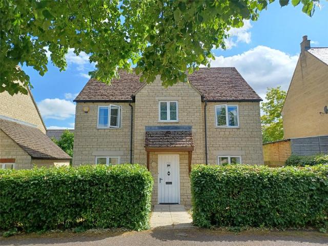 Bluebell Way, Oxfordshire OX18 4 bed detached house to rent £1,400 pcm £323 pw