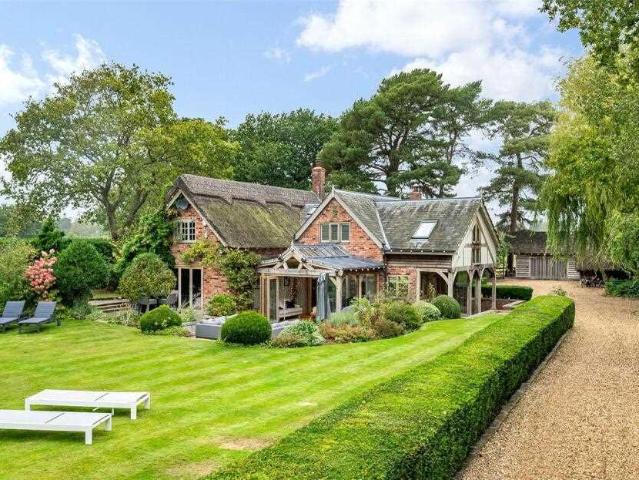 Bluebell Cottage, Sossmoss Lane. 5 bed detached house to rent £13,000 pcm £3,000 pw