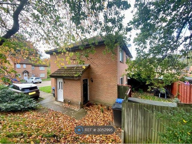 Bluebell Court, Woking GU22, 1 bed terraced house to rent, £1,300 pcm | PrimeLocation