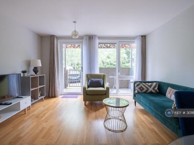Bluebell House, London, SE16 2 bed flat to rent £2,400 pcm £554 pw