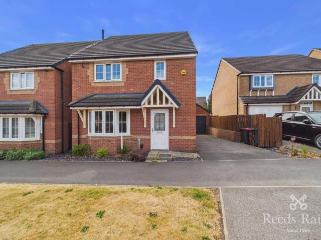 Bluebell Lane, Rotherham S66 4 bed detached house to rent £1,575 pcm £363 pw