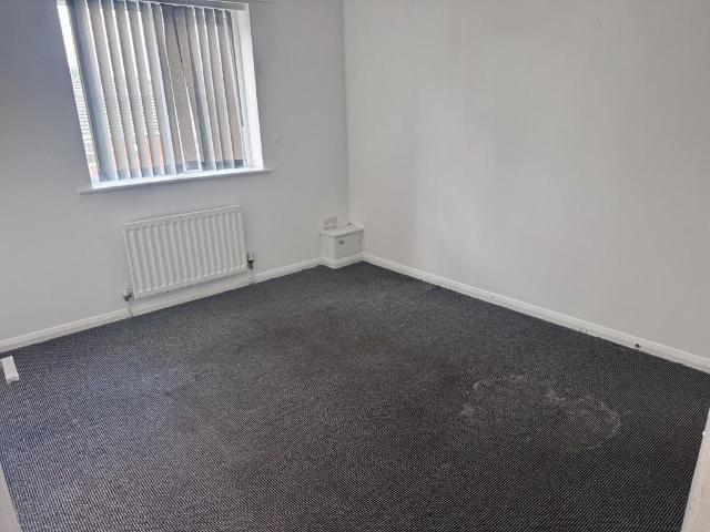 Blueberry Avenue, Manchester 2 bed flat to rent £1,100 pcm £254 pw