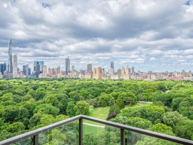 Blueground New York 5 Bedroom Home for Rent at 200 E 11th St #1086, New York, NY 10003 East Village