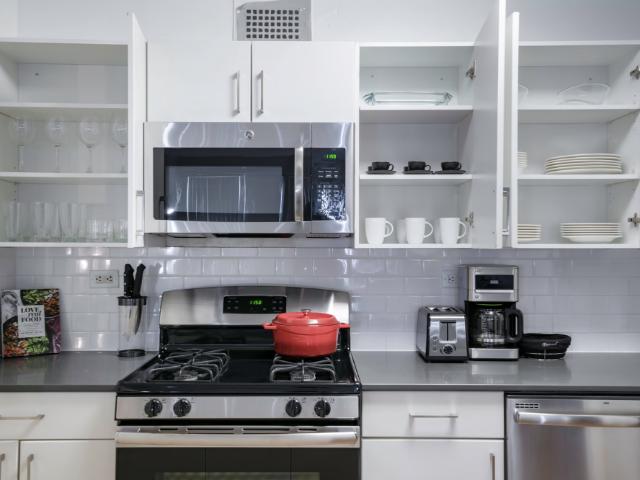 Blueground Boston 2 Bedroom Apartment for Rent at 8 Whittier Pl #894, Boston, MA 02114 West End