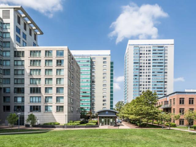 Blueground Boston Studio Apartment for Rent at 8 Whittier Pl #613, Boston, MA 02114 West End