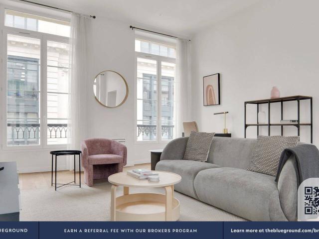 Blueground ID314, Sentier