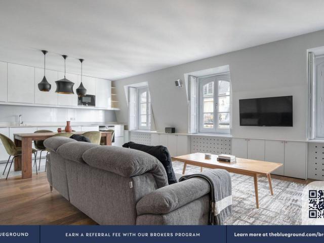 Blueground ID720, Quartier de l'Horloge