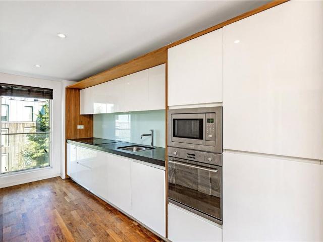 Blueprint Apartments, 16 Balham. 1 bed flat to rent £2,250 pcm £519 pw