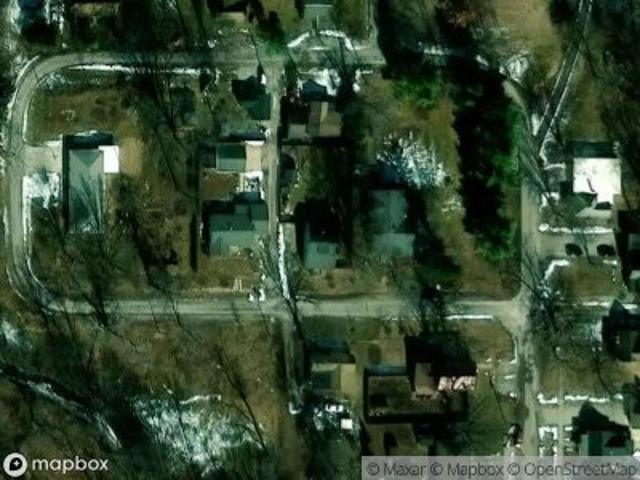 Bluff St
