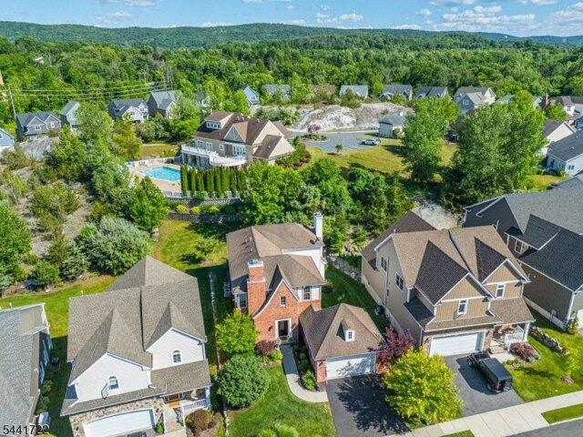 Bluffs Ct, Hamburg, Home For Sale