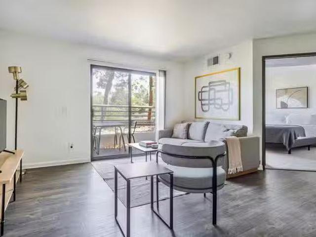 Bluffside Drive, Los Angeles, CA