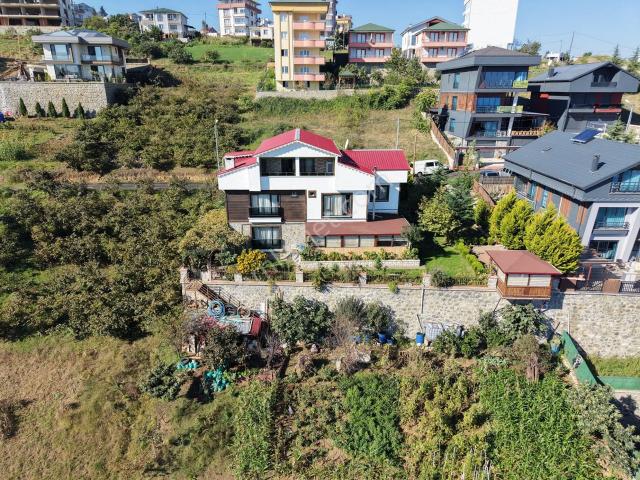 Bluinvest Akçaabat Yaylacık'ta 649m2 Arsalı Triplex Villa