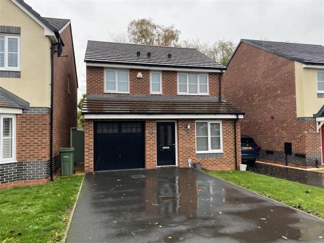 Blundell Drive, Stone