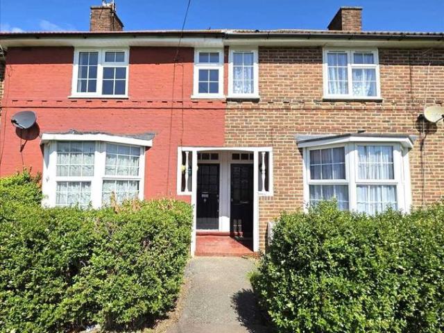 Blundell Road, Edgware HA8, 3 bed terraced house to rent, £2,000 pcm | PrimeLocation