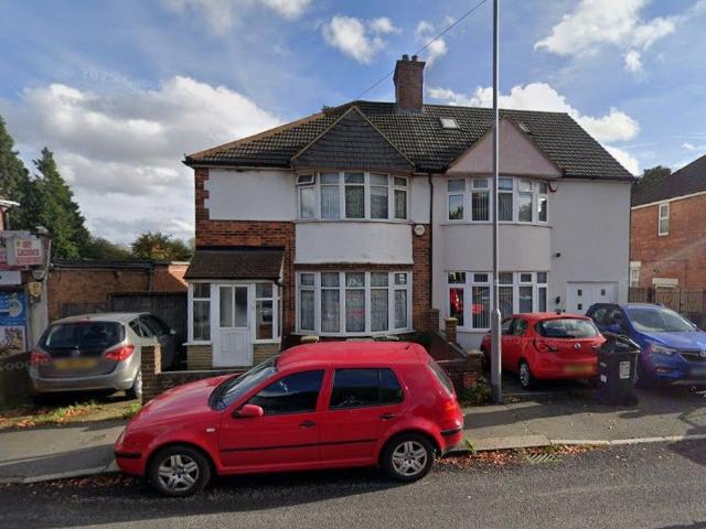 Blundell Road, Luton LU3, 3 bed property to rent, £1,600 pcm | PrimeLocation