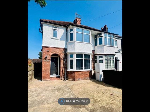 Blundell Road, Luton LU3, 3 bed semi detached house to rent, £1,775 pcm | PrimeLocation