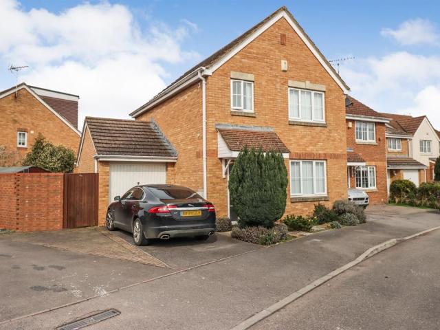 Blunden Drive, Slough SL3, 3 bed detached house to rent, £2,400 pcm | PrimeLocation