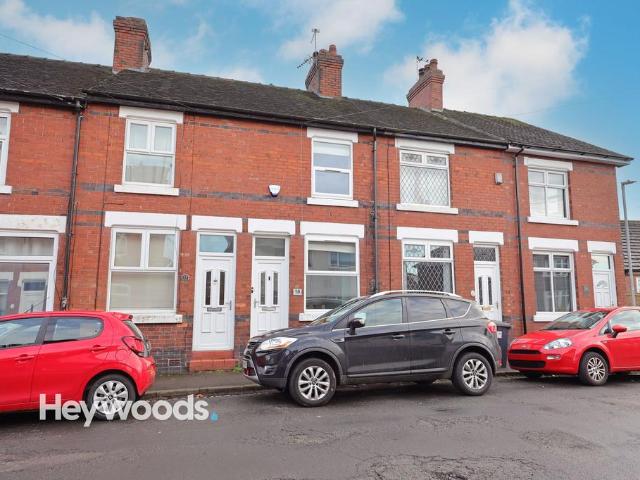 Blunt Street, Newcastle, ST5 2 bed terraced house to rent £775 pcm £179 pw