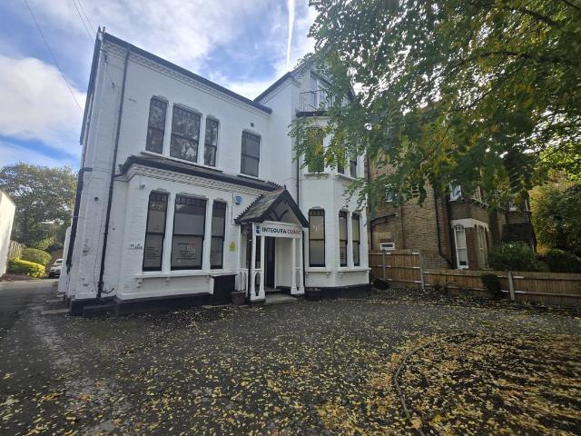 Blyth Road BR1, 2 bed flat to rent, £1,895 pcm | PrimeLocation