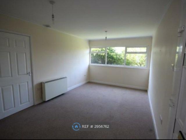 Blythe Court, Birmingham B46, 2 bed flat to rent, £1,000 pcm | PrimeLocation