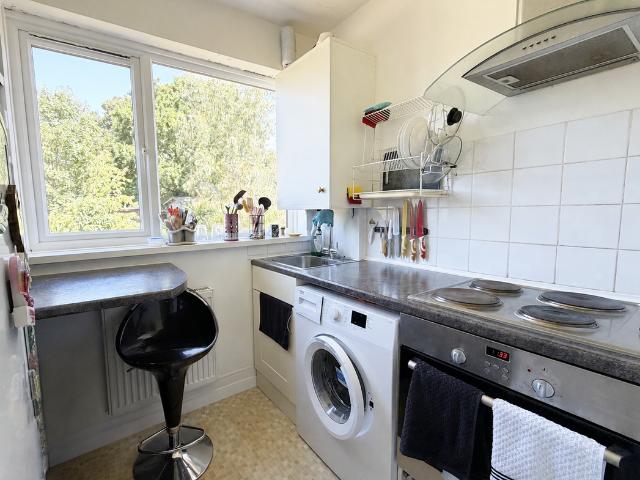 Blythe Close, London SE6, 2 bed flat to rent, £1,650 pcm | PrimeLocation