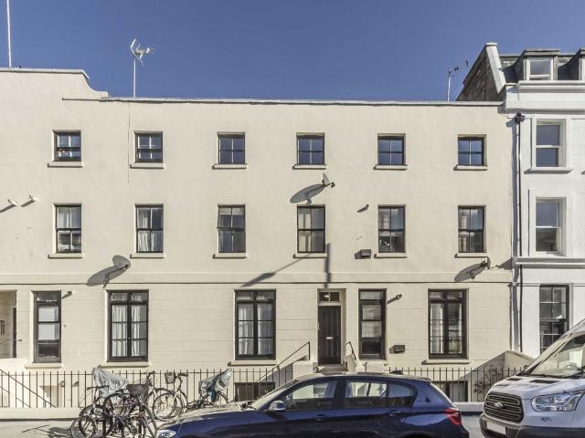 Blythe Road, Brook Green W14, 3 bed flat to rent, £3,450 pcm | PrimeLocation