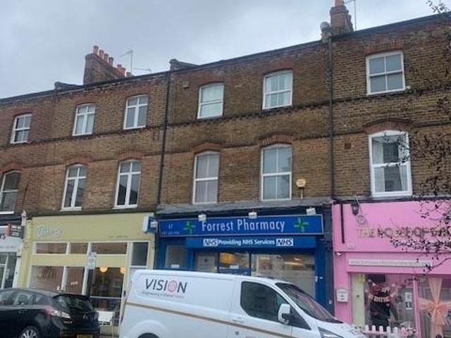 Blythe Road, London W14 Studio to rent £1,127 pcm £260 pw