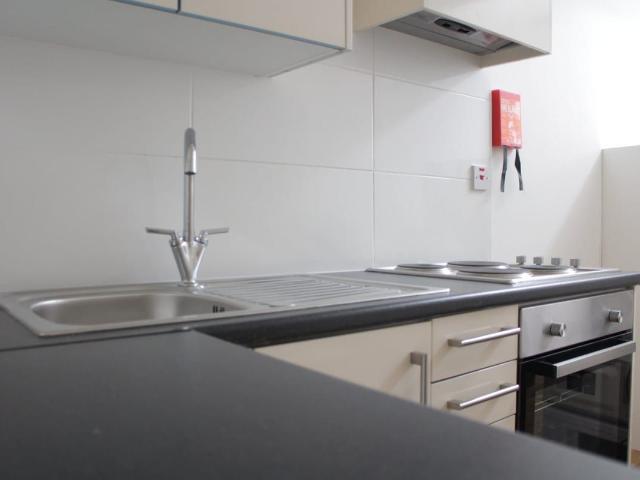 Blythe Road, London W14, 1 bed flat to rent, £1,200 pcm | PrimeLocation