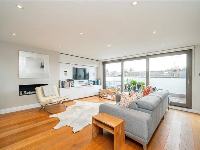 Blythe Road, London W14, 3 bed flat to rent, £3,950 pcm | PrimeLocation