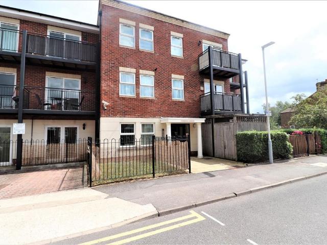 Blythe Wood Court, Waterloo Road UB8, 1 bed flat to rent, £1,395 pcm | PrimeLocation