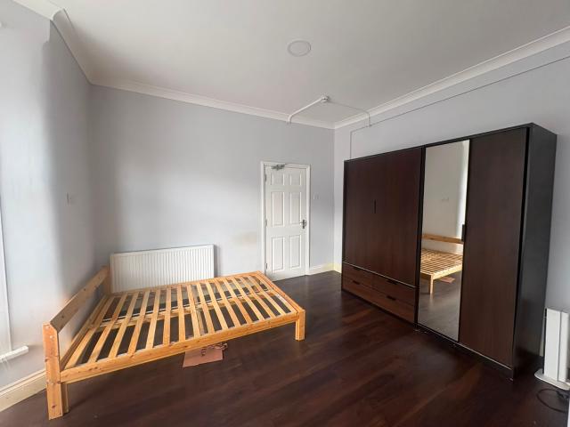 Blythswood Road Room 1 ILFORD IG38SG Century 21 United Kingdom