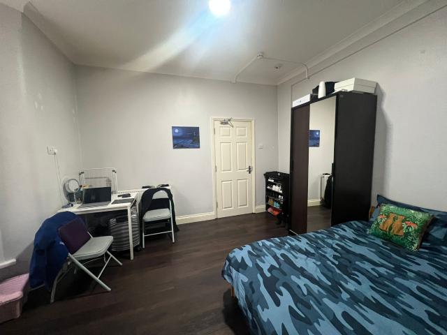 Blythswood Road Room 1 ILFORD IG38SG Century 21 United Kingdom