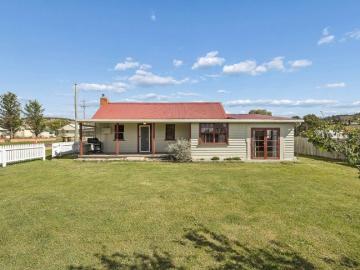 Blyton Cottage A Charming Piece of Berridale's History