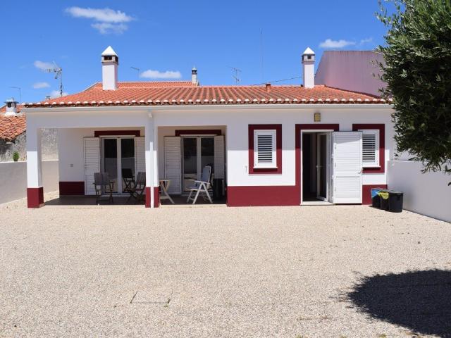 Bm180 – Casa Moderna de Vila Luminoso, Arejada e Moderna 95m² Ourique