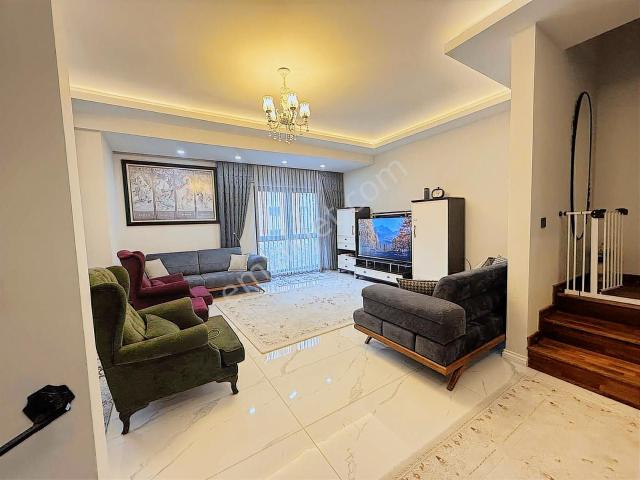 Bm Real Estate Yunuseli'nde Satılık 3 Katlı Asansörlü Villa