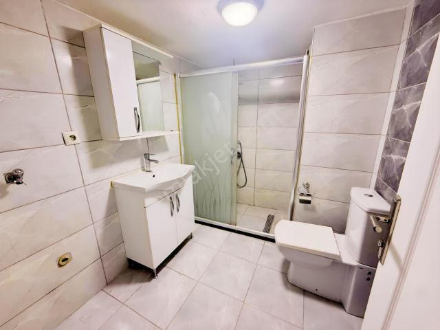Bm Real Estate Gazcılar Cadde Üzerinde Kiralık 2+1 Daire